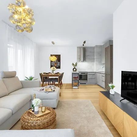 Apartment Guthaus Retreat With Balcony Pressburg