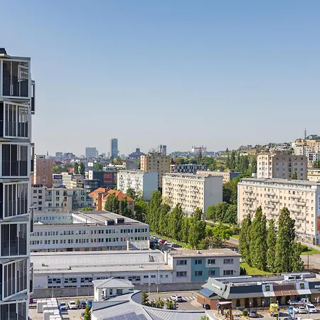 아파트 Guthaus Retreat With Balcony