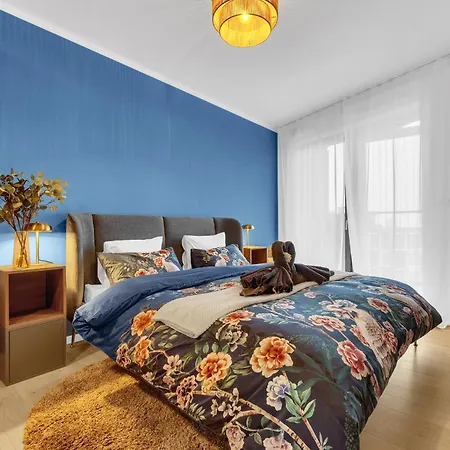 Guthaus Retreat With Balcony *