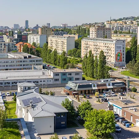 아파트 Guthaus Retreat With Balcony *