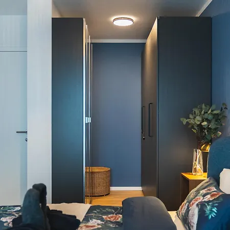 Guthaus Retreat With Balcony 브라티슬라바