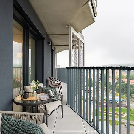 Guthaus Retreat With Balcony Apartment Pressburg