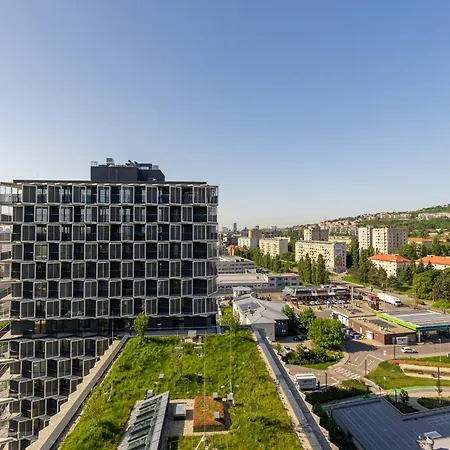 Guthaus Retreat With Balcony 브라티슬라바