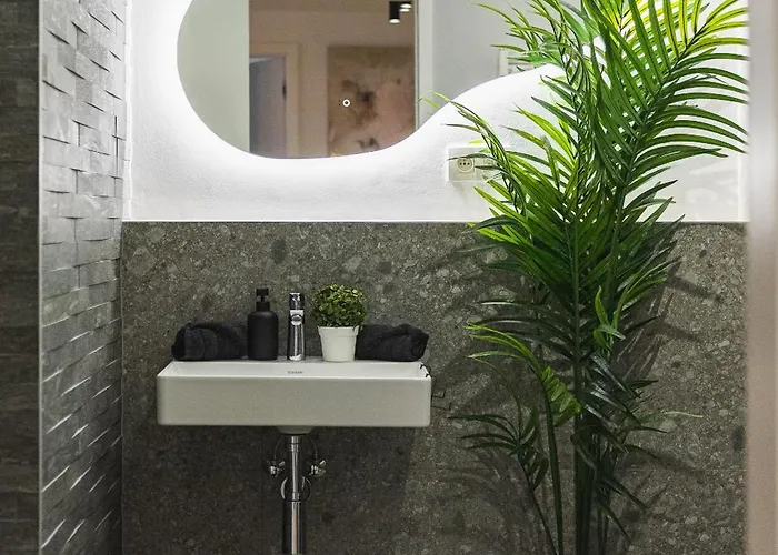 Guthaus Retreat With Balcony Bratislava