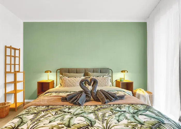 Guthaus Retreat With Balcony * Bratislava