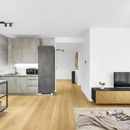 Guthaus Retreat With Balcony Apartment Bratislava