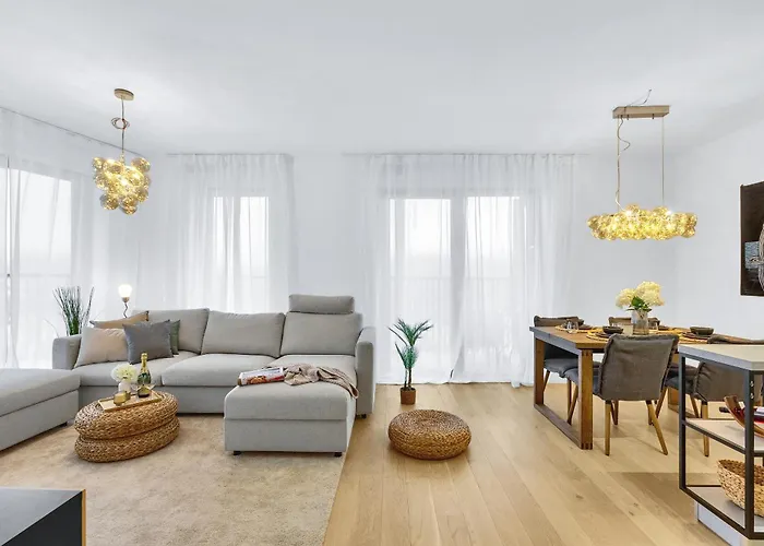 Guthaus Retreat With Balcony *