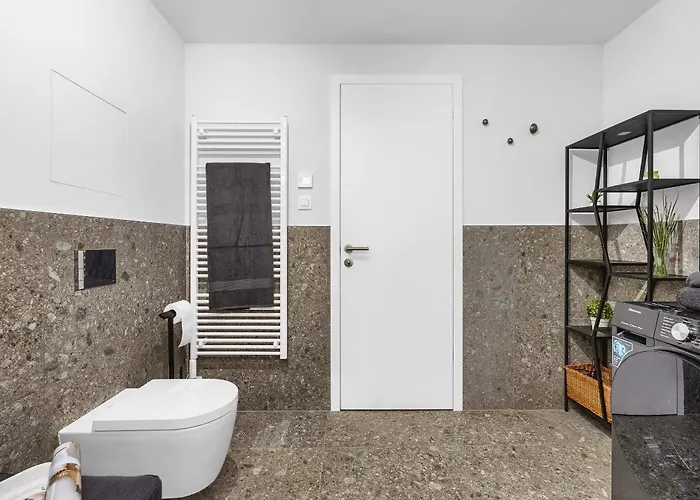 Guthaus Retreat With Balcony Apartment Bratislava