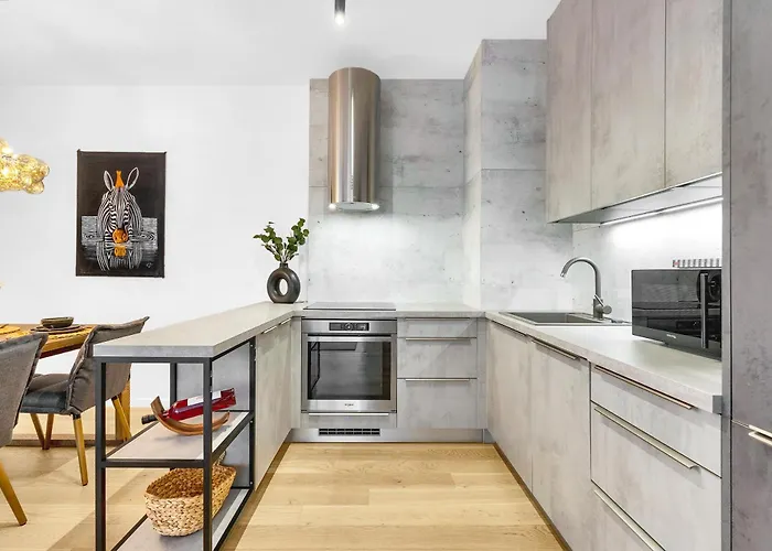 Guthaus Retreat With Balcony Bratislava