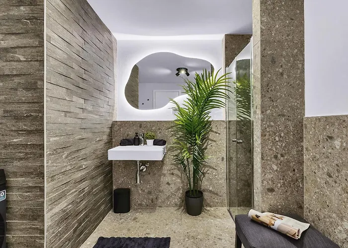 Guthaus Retreat With Balcony Apartment *